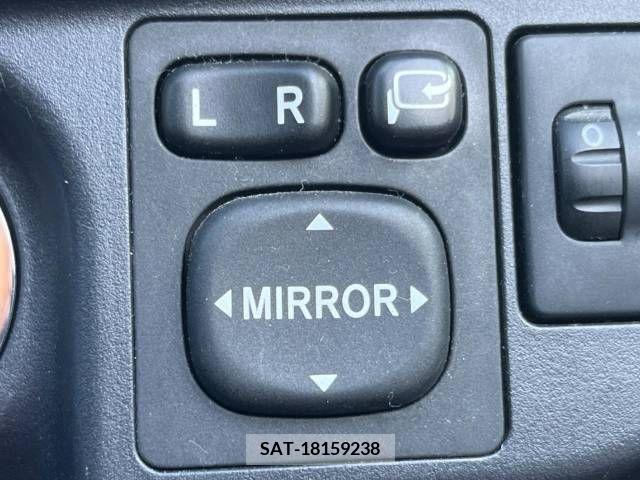 Toyota AQUA 2013-11 389338-7