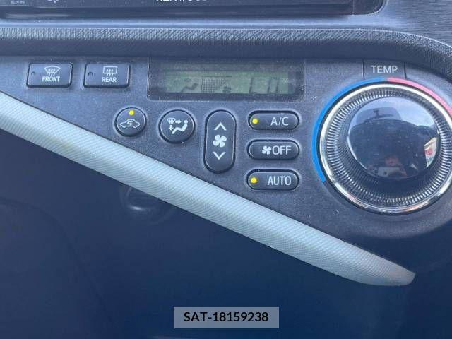 Toyota AQUA 2013-11 389338-6