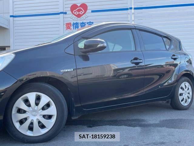 Toyota AQUA 2013-11 389338-13