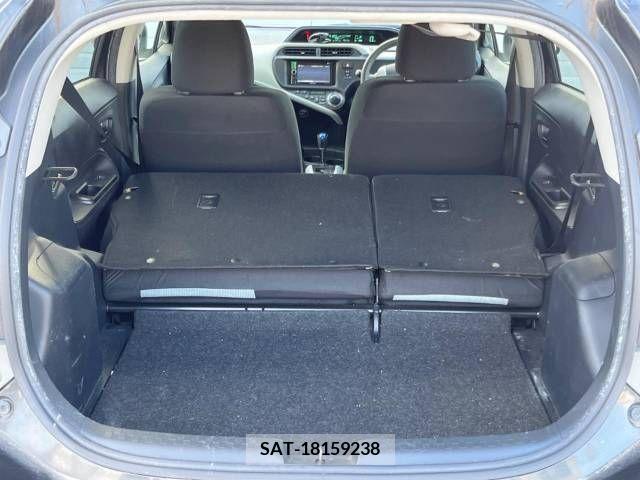 Toyota AQUA 2013-11 389338-10