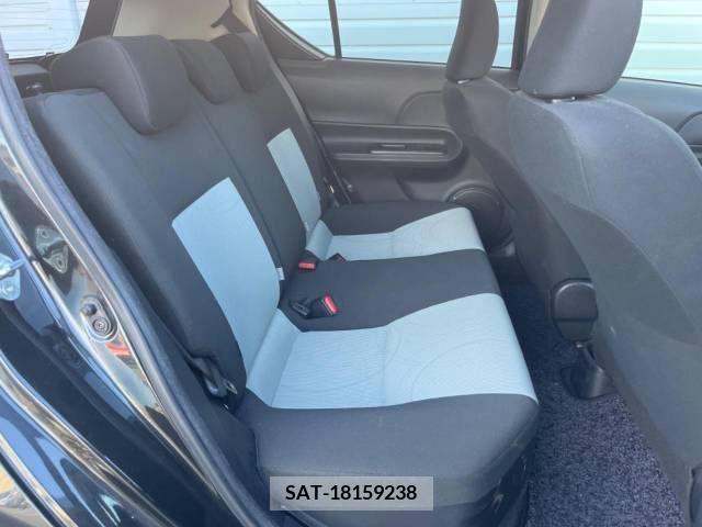 Toyota AQUA 2013-11 389338-9