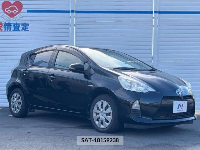 Toyota AQUA 2013-11 389338-16
