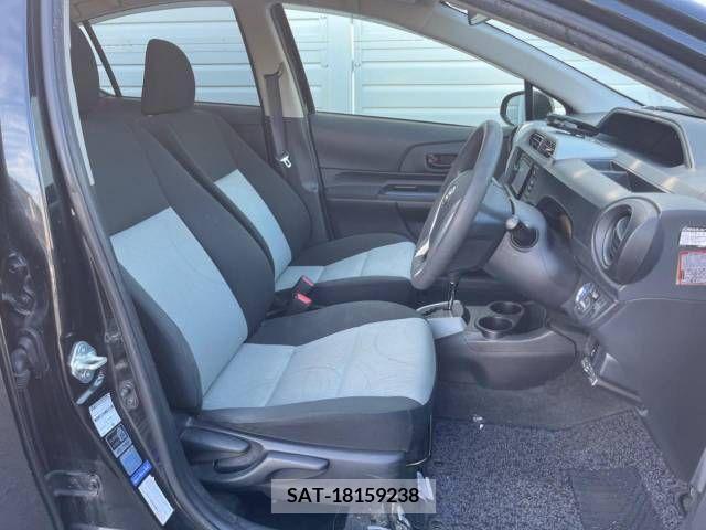 Toyota AQUA 2013-11 389338-8
