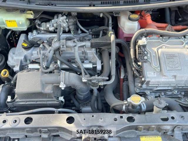 Toyota AQUA 2013-11 389338-18