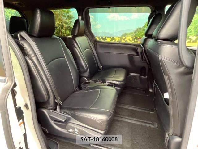Toyota VOXY 2017-12 321552-9