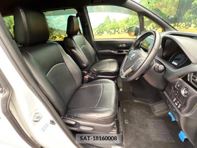 Toyota VOXY 2017-12 321552-8