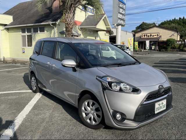 Toyota SIENTA 2017-09 9585-7