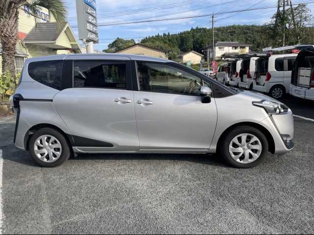 Toyota SIENTA 2017-09 9585-11