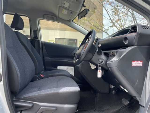 Toyota SIENTA 2017-09 9585-17