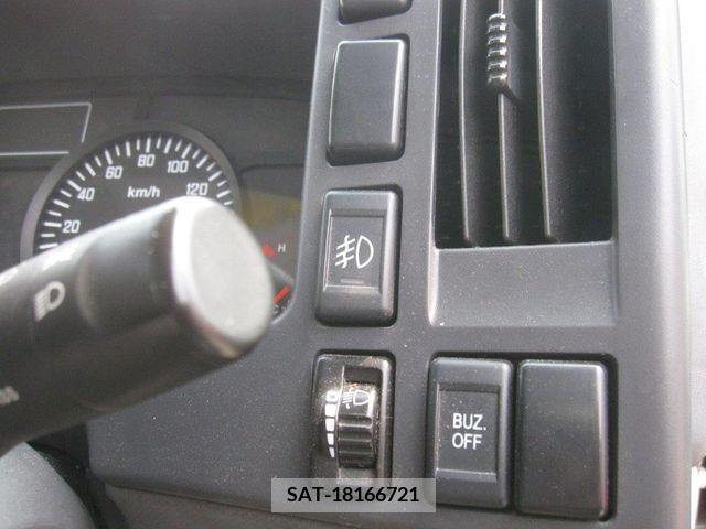 Isuzu ELF TRUCK 2018-06 353833-13
