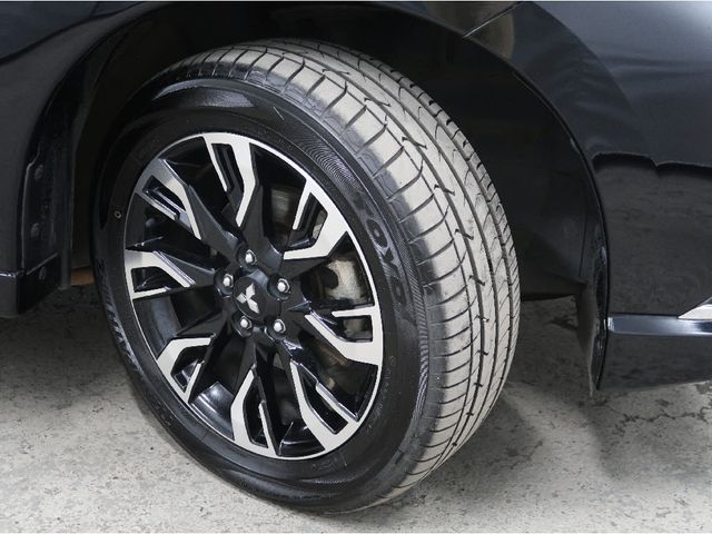 Mitsubishi OUTLANDER PHEV 2016-01 16920-24