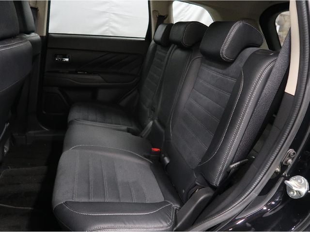 Mitsubishi OUTLANDER PHEV 2016-01 16920-22