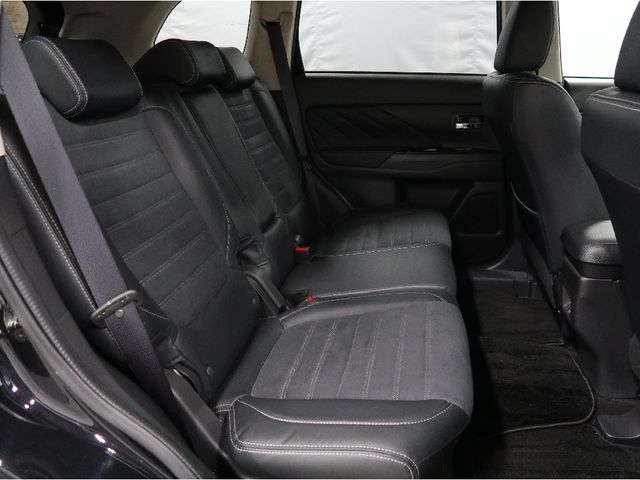 Mitsubishi OUTLANDER PHEV 2016-01 16920-4