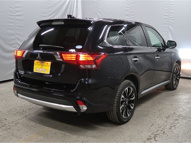 Mitsubishi OUTLANDER PHEV 2016-01 16920-1