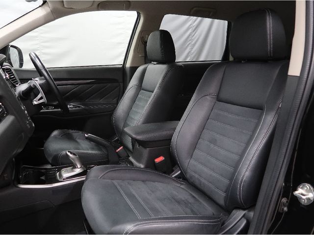 Mitsubishi OUTLANDER PHEV 2016-01 16920-21