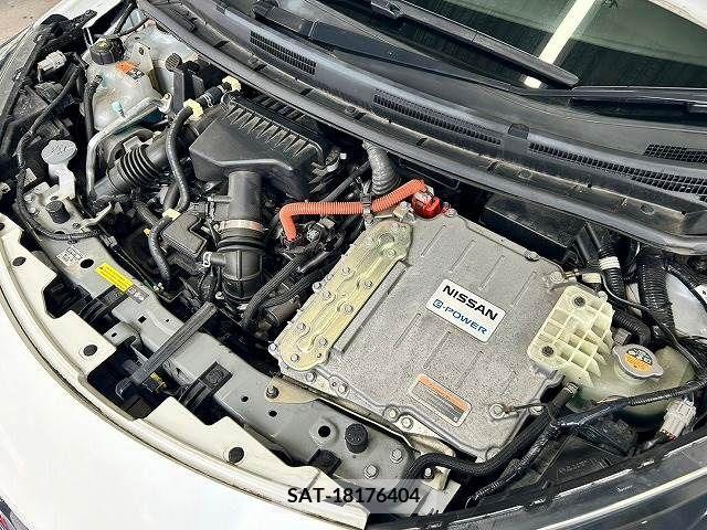 Nissan NOTE 2019-04 217882-17