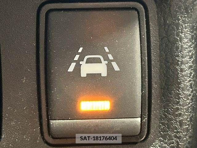Nissan NOTE 2019-04 217882-10