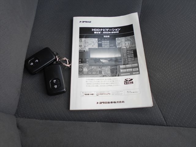 Toyota PRIUS 2011-10 2384-27