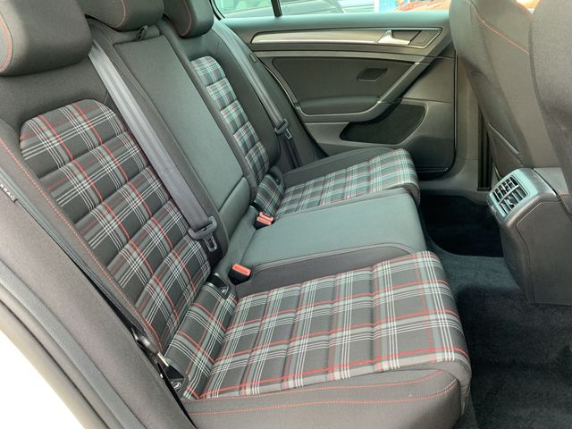 VolksWagen GOLF GTI 2017-07 12379-25