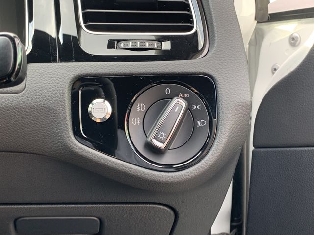 VolksWagen GOLF GTI 2017-07 12379-17