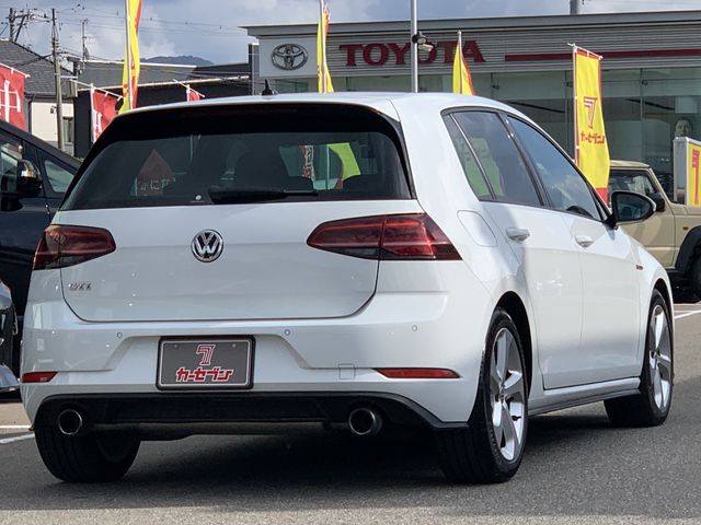 VolksWagen GOLF GTI 2017-07 12379-2