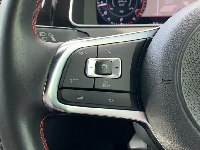 VolksWagen GOLF GTI 2017-07 12379-16