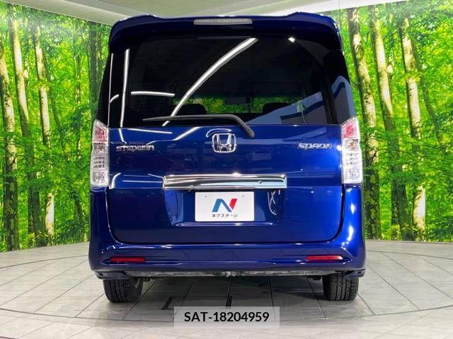 Honda e 2011-04 226732-15