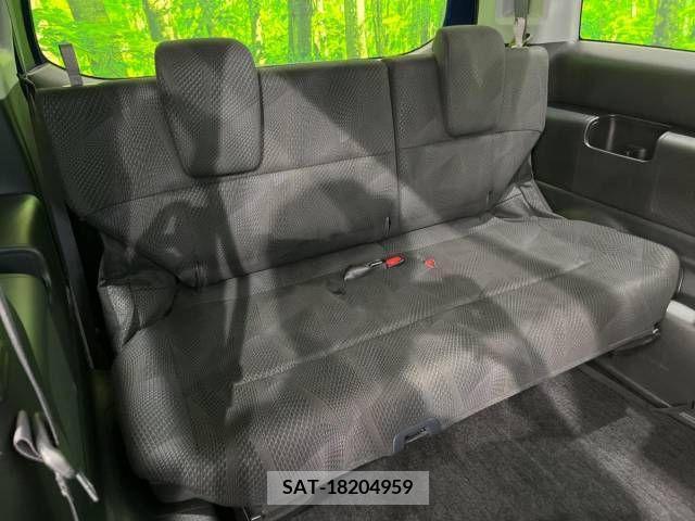 Honda e 2011-04 226732-10