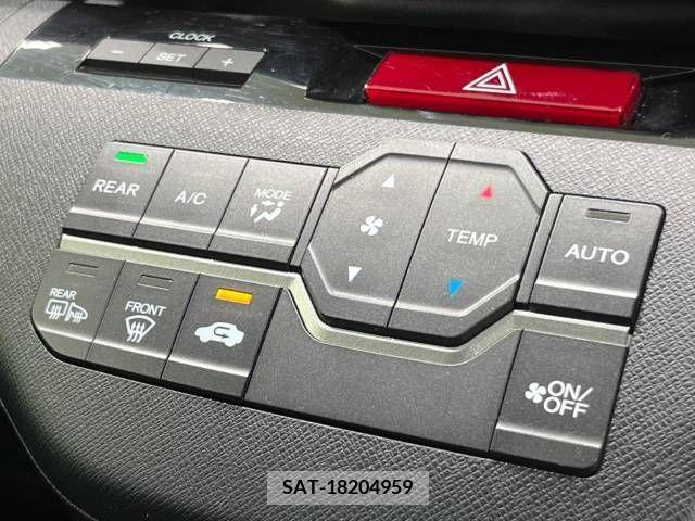 Honda e 2011-04 226732-5