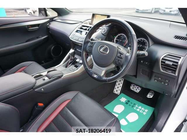 Lexus NX 2016-08 299727-3