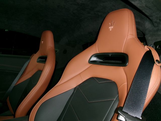 Maserati MC20 2022-11 22859-11