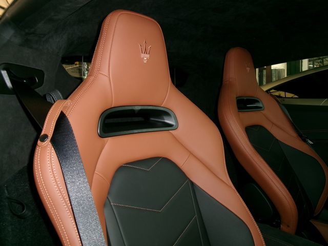 Maserati MC20 2022-11 22859-10