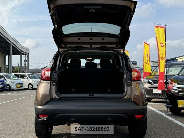 Renault CAPTUR 2015-09 367099-25