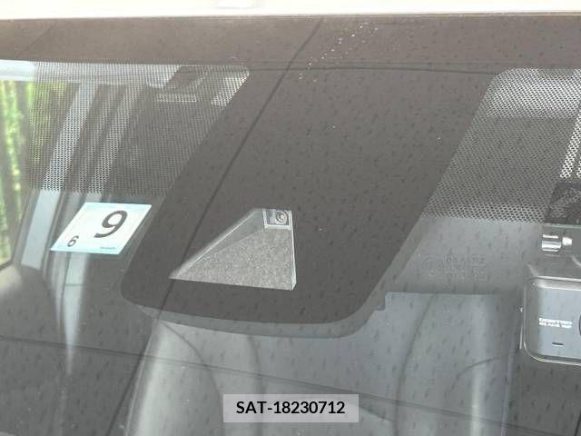 Toyota PRIUS 2021-09 243679-5