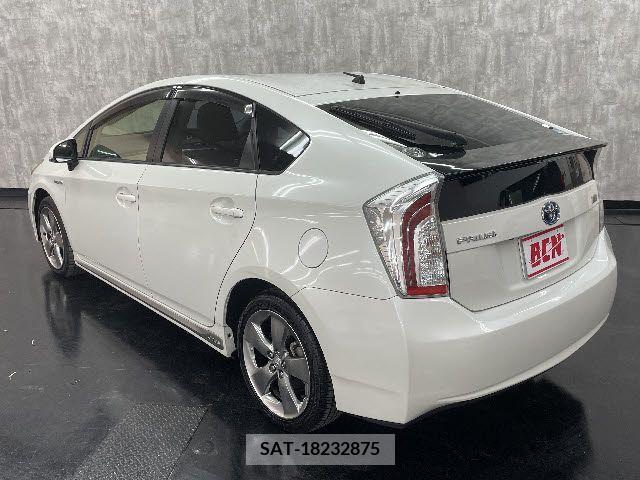 Toyota PRIUS 2013-07 207180-8