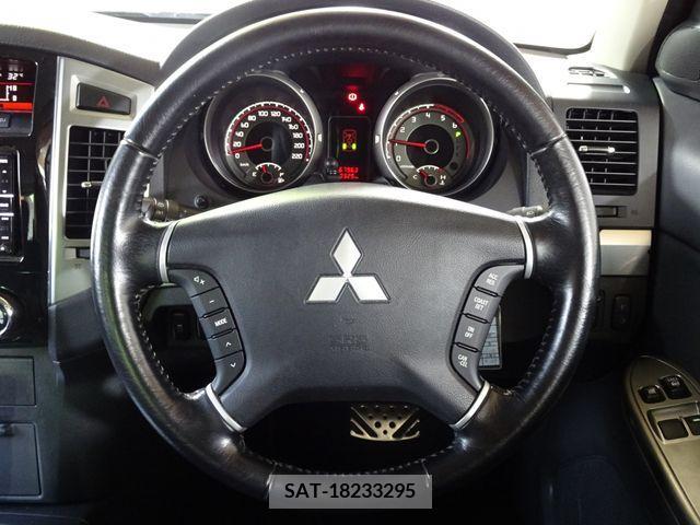 Mitsubishi PAJERO 2015-09 381384-20