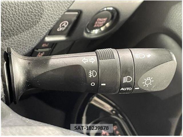 Toyota VOXY 2021-02 331917-10