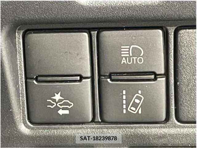 Toyota VOXY 2021-02 331917-7