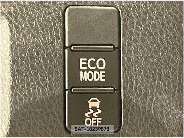 Toyota VOXY 2021-02 331917-9