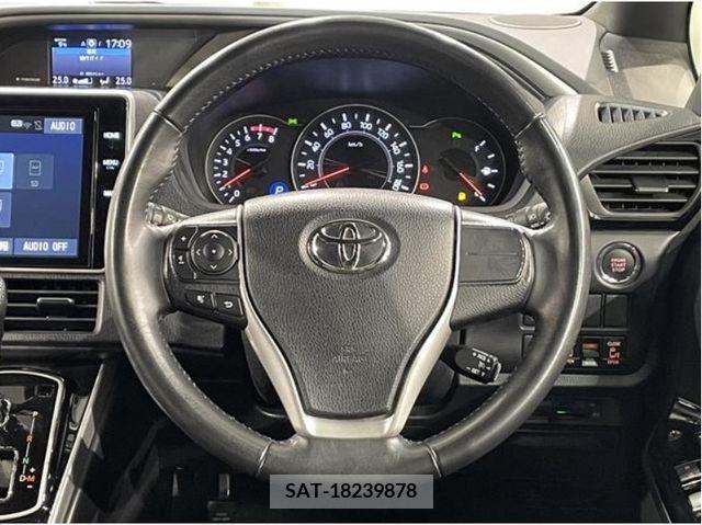 Toyota VOXY 2021-02 331917-3