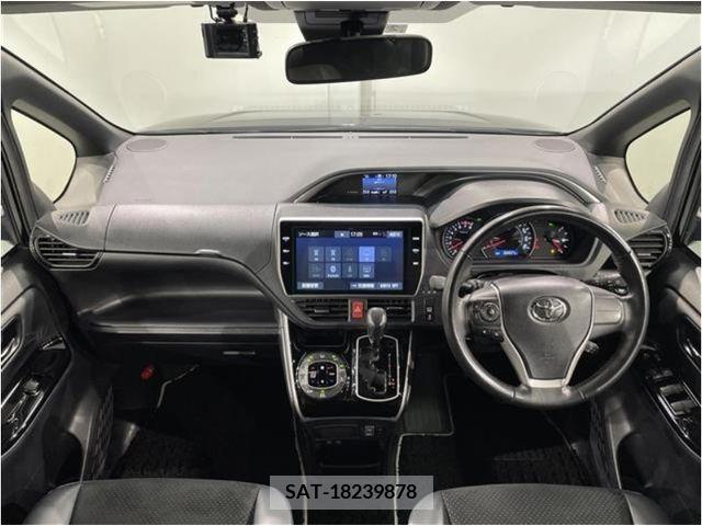 Toyota VOXY 2021-02 331917-2