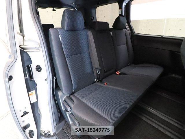 Toyota NOAH 2018-10 392821-4
