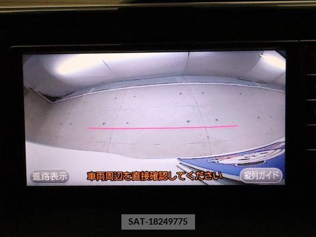 Toyota NOAH 2018-10 392821-15