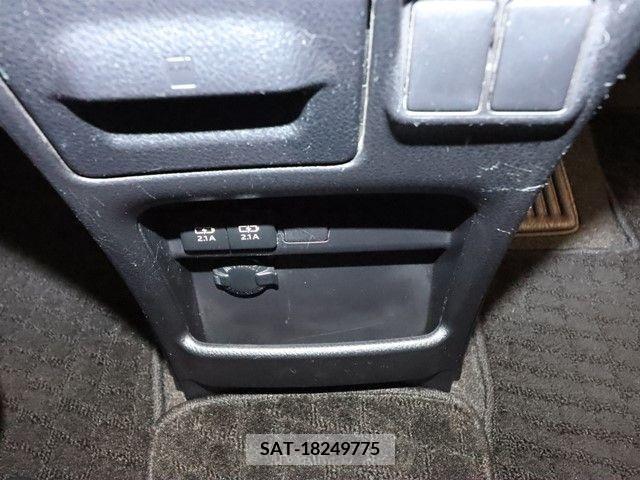 Toyota NOAH 2018-10 392821-13