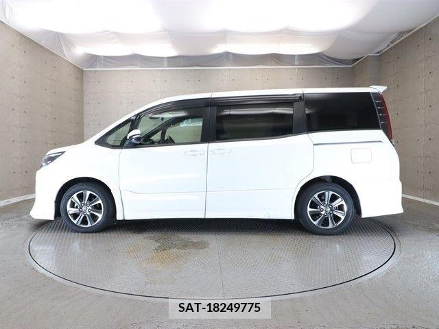 Toyota NOAH 2018-10 392821-25