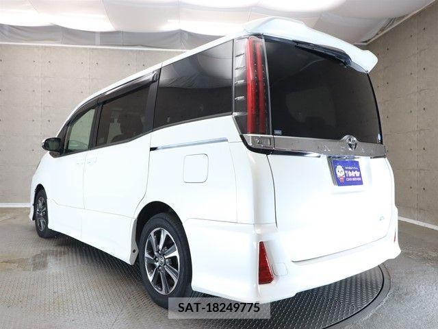 Toyota NOAH 2018-10 392821-24
