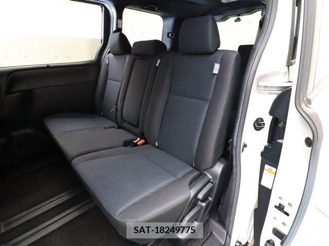 Toyota NOAH 2018-10 392821-7