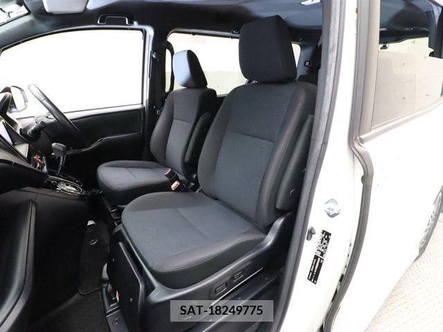 Toyota NOAH 2018-10 392821-6