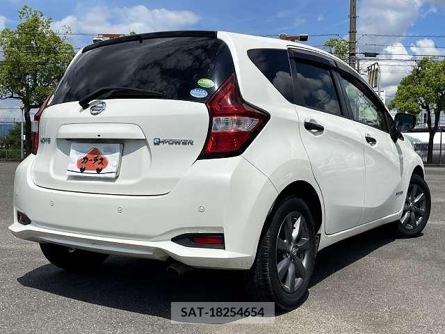 Nissan NOTE 2018-08 340966-2