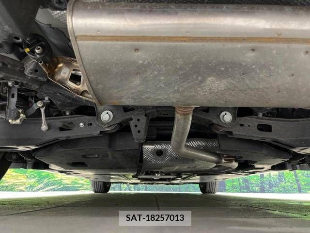 Toyota PRIUS 2019-10 322435-18